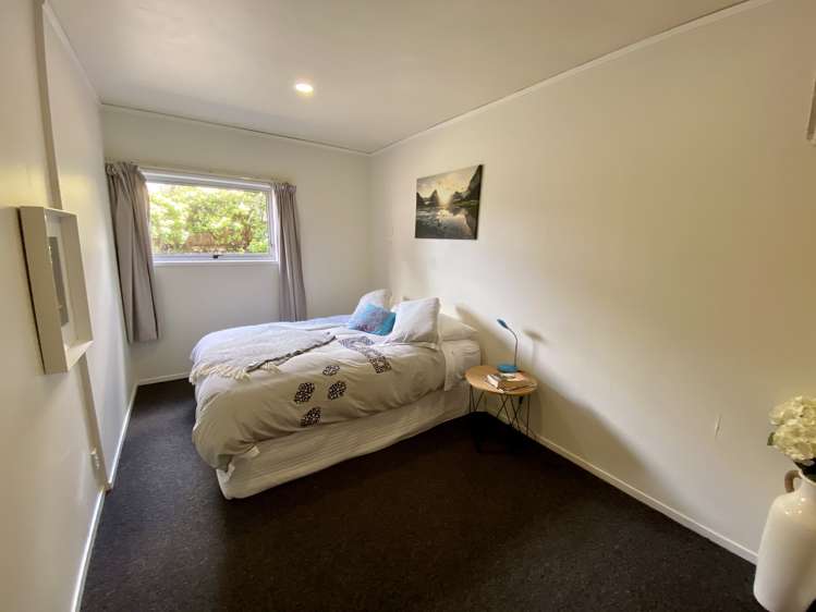 27 Amorino Drive Red Beach_10