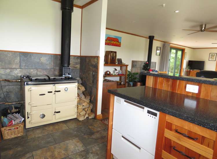 7 Somerville Road Reefton_6