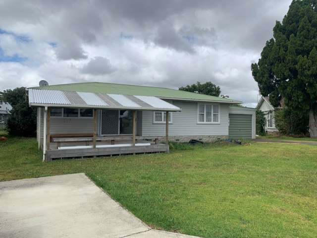 8 Lyndon Place Manurewa_1