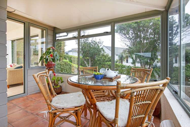 2/10 Burford Place Mellons Bay_10