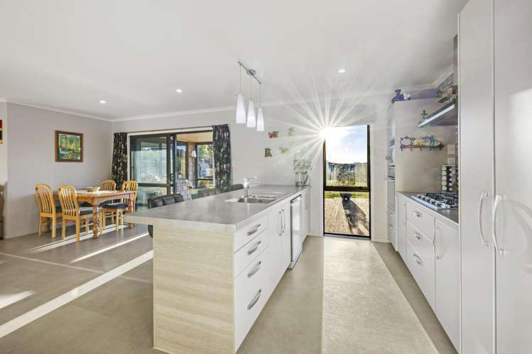 192 Hauroto Bay Road Raglan_21