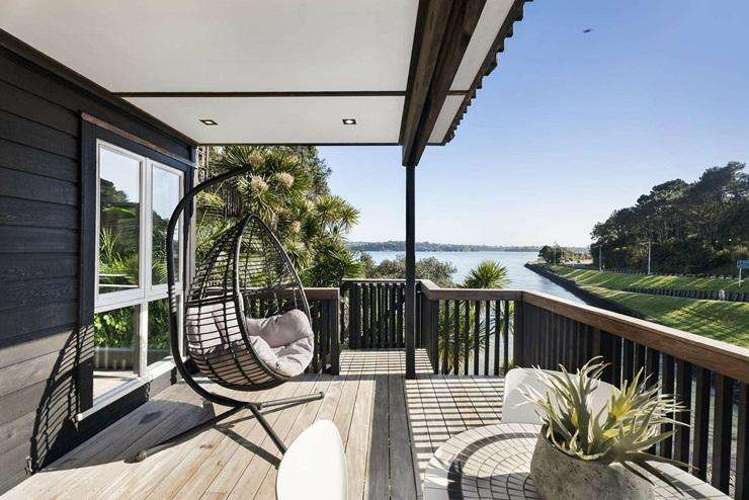 Expats snap up beachfront home after 25 years in Sydney