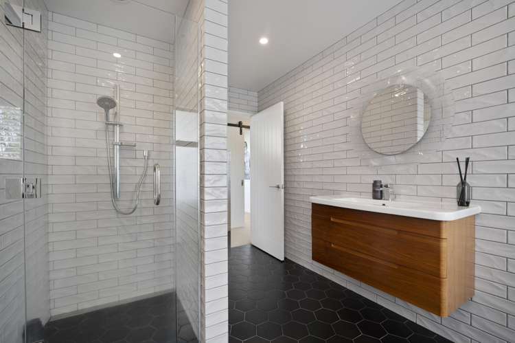 16 St Thomas Avenue Pyes Pa_19