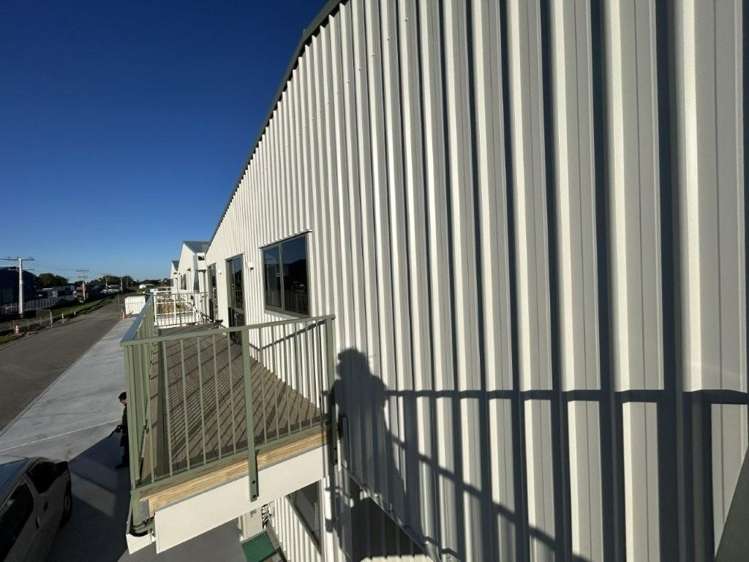 2/15 De Havilland Way 11229_15