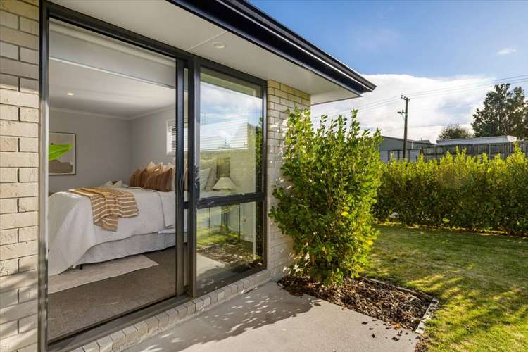 13 Tarata Place Owhata_18