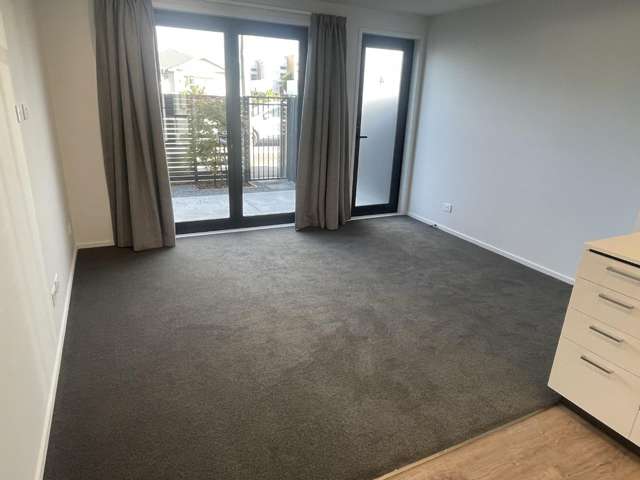 4/44 Antigua Street Addington_4