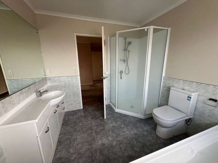 26 Cyril French Drive Flat Bush_5