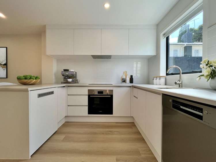 6/253 New Windsor Road 1733_2