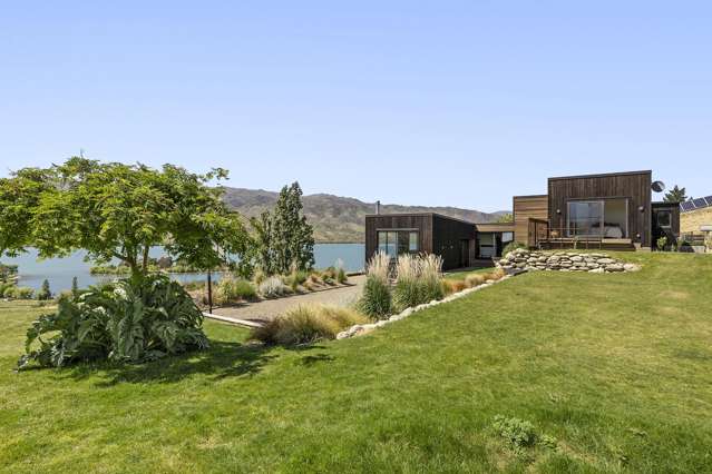 Architecturally designed lakefront masterpiece