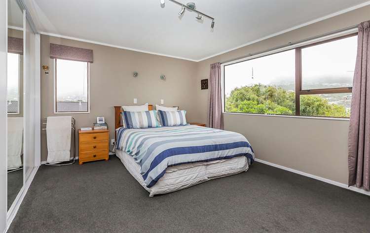 24 Thatcher Crescent Crofton Downs_12