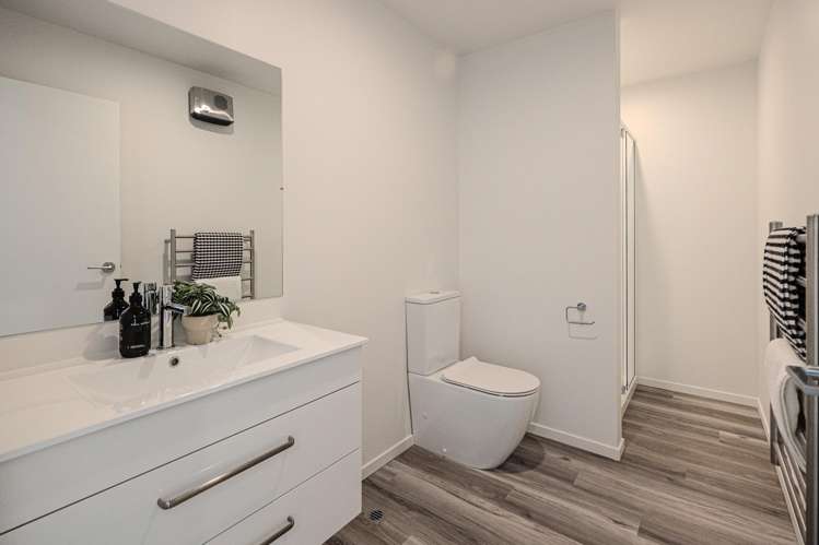 2/99 King Street Sydenham_34