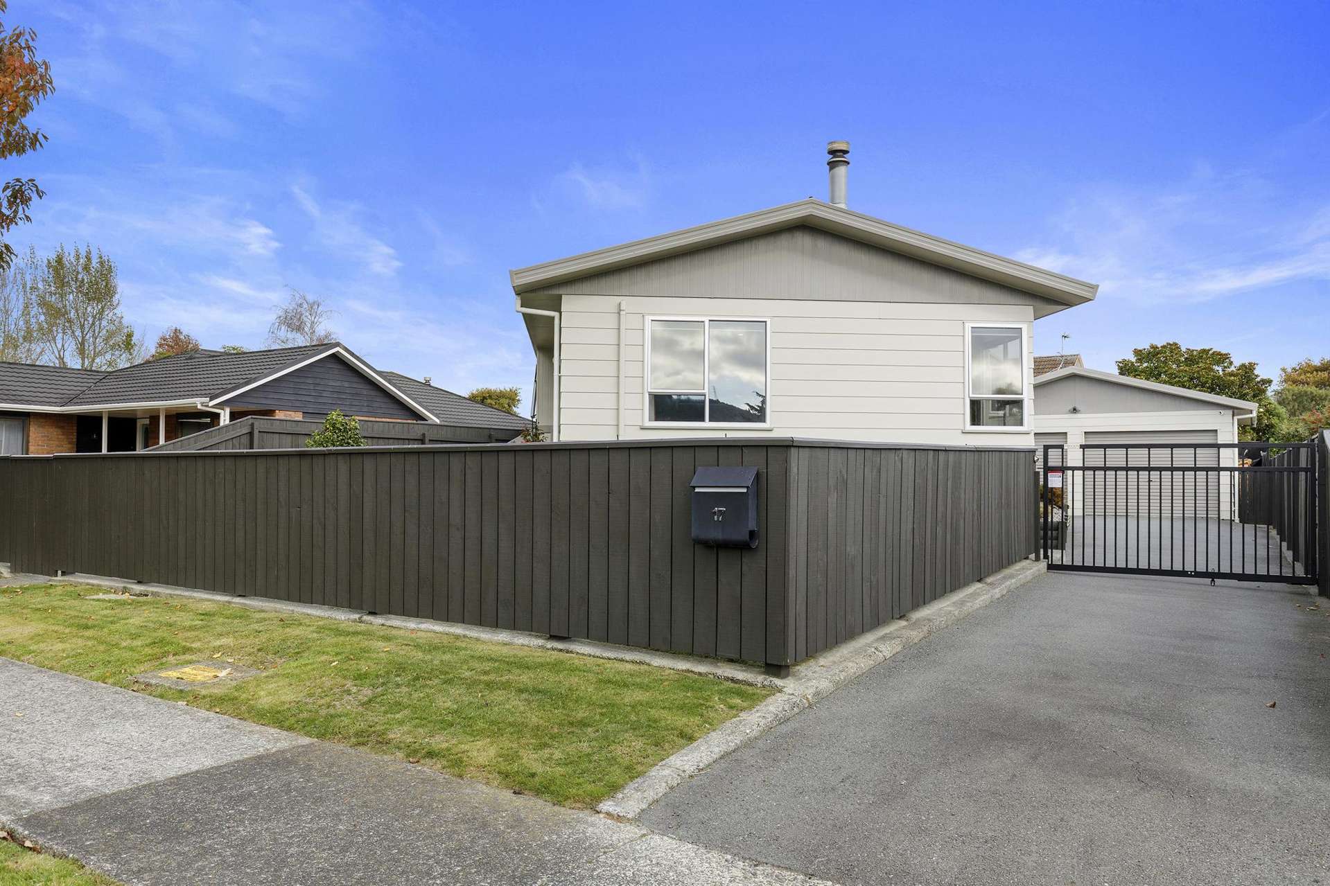 17 Memphis Grove Totara Park_0