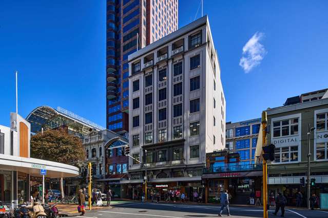 Split-risk CBD floor with strong lease upside
