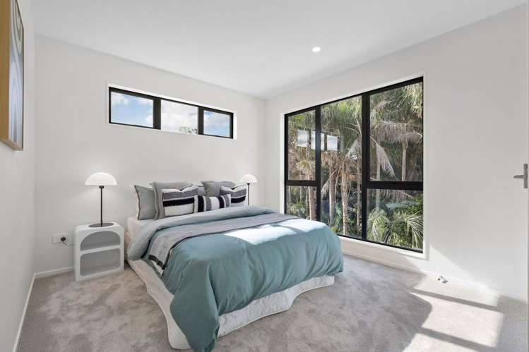 2/129 Arran Road Browns Bay_16