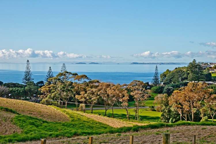 18 Bearing Parade Long Bay_1