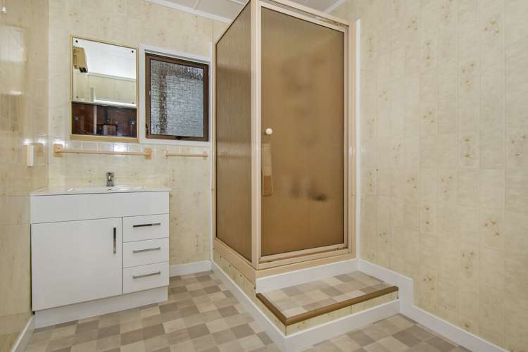 23 Albany Road One Tree Point_13