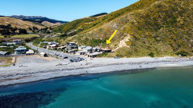 1093 Makara Road Makara Beach_1