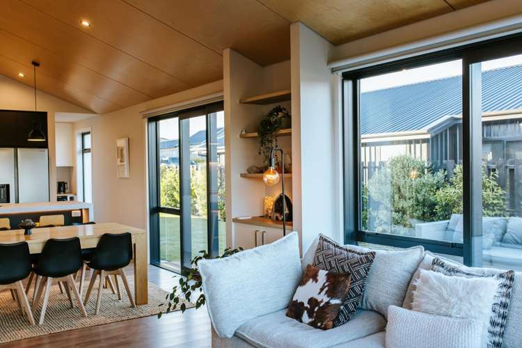 8 Linnburn Road Wanaka_11