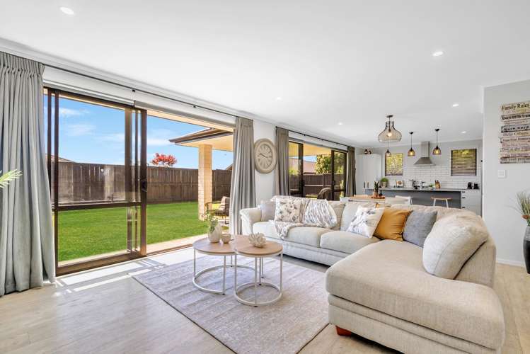 6 Tavarnya Way Patumahoe_13