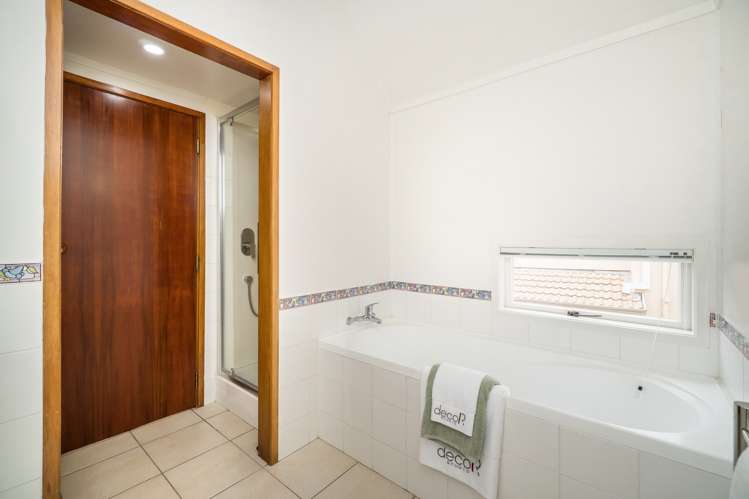 1 Lyons Avenue Murrays Bay_18