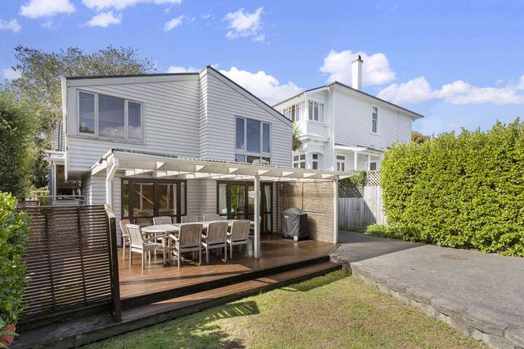 11 Golf Road Epsom_17
