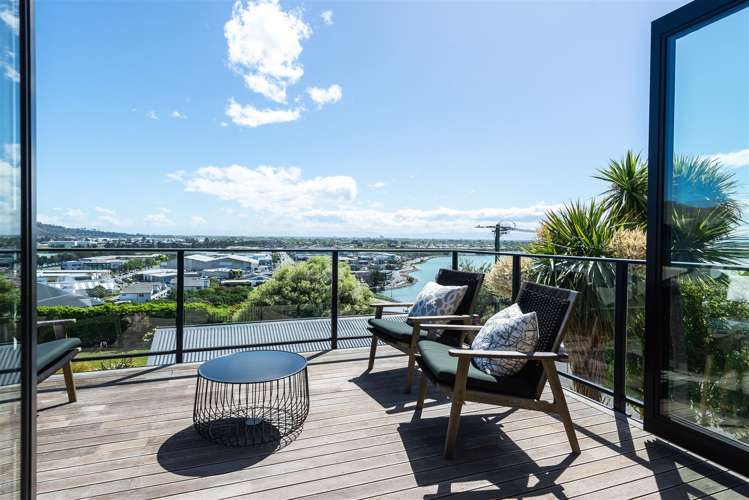 73 Te Awakura Terrace Mount Pleasant_18