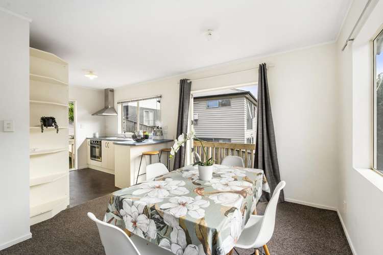 2/66 Spinella Drive Bayview_16