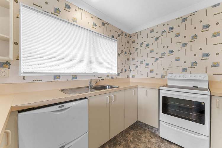 2/48 Emmett Street Greerton_4