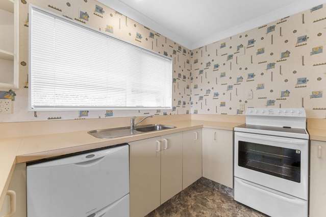 2/48 Emmett Street Greerton_4