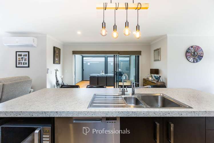 34 Filmer Crescent Wallaceville_6