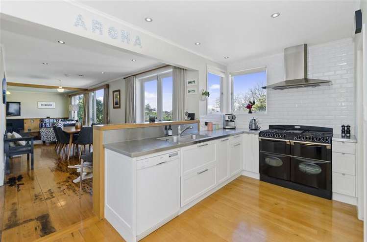 33 Glenfern Road Mellons Bay_11