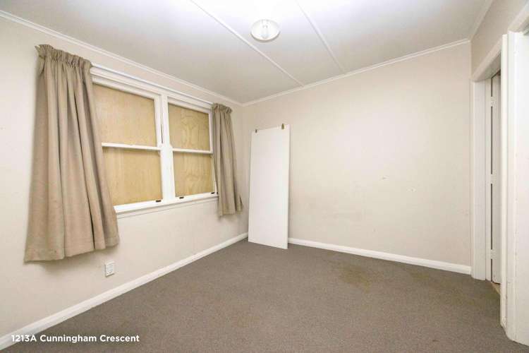 1213–1225 Cunningham Crescent Mayfair_7