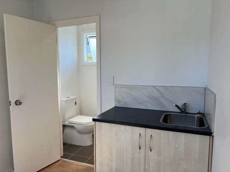 18 Ivon Road Otara_12