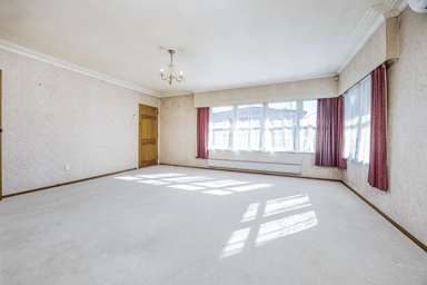 1/4 Russell Road_4