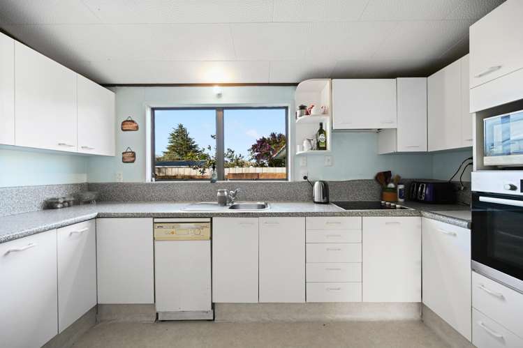 8 Elmwood Crescent Pukete_1