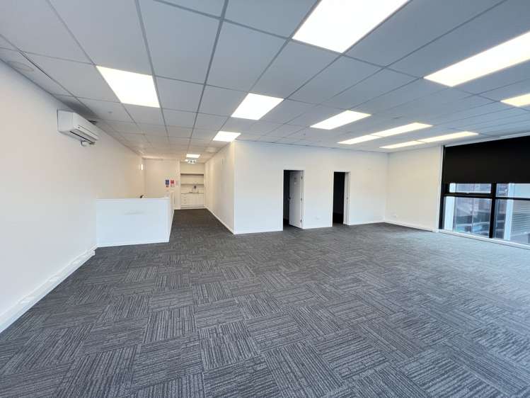 4/14 Northside Drive Whenuapai_8