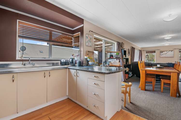 11 Elmslie Place Owhata_7