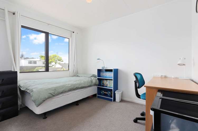 37 Meadowvale Rise Titirangi_12