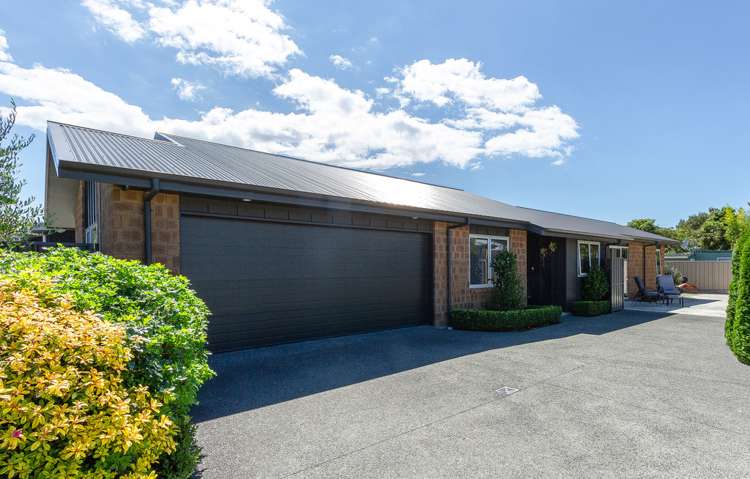 9 Gregory Grove Clive_19