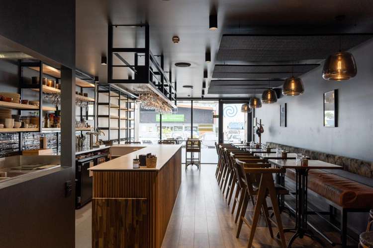 Shop 4, 1027 Ferry Road Ferrymead_3