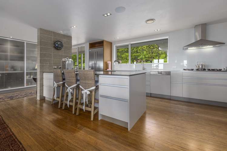 86 Emerald Glen Road Paekakariki_6