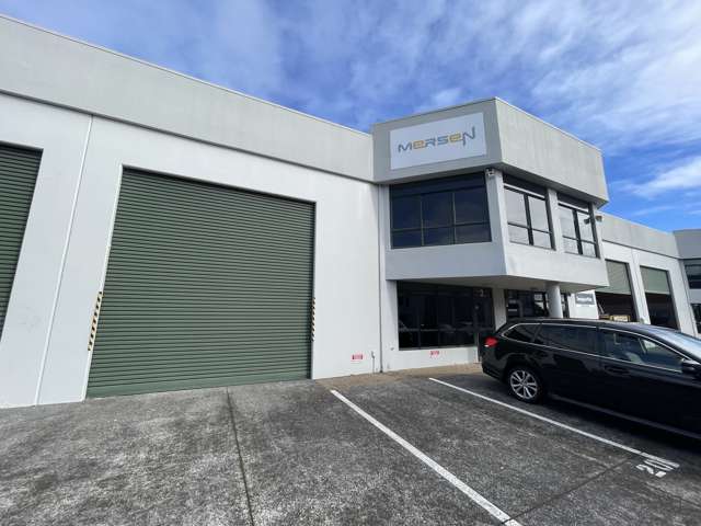 Tidy Albany unit – ready to occupy