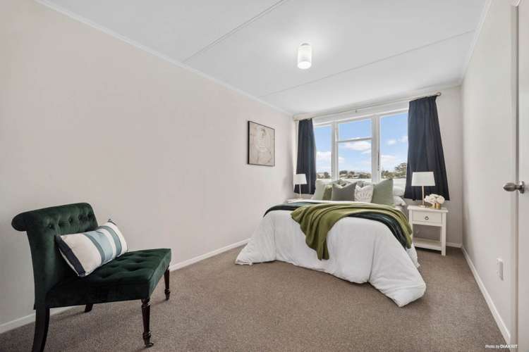 2 Marie Crescent Te Atatu South_18