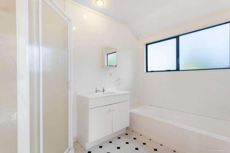 1/12 Wernham Place Northcote_16