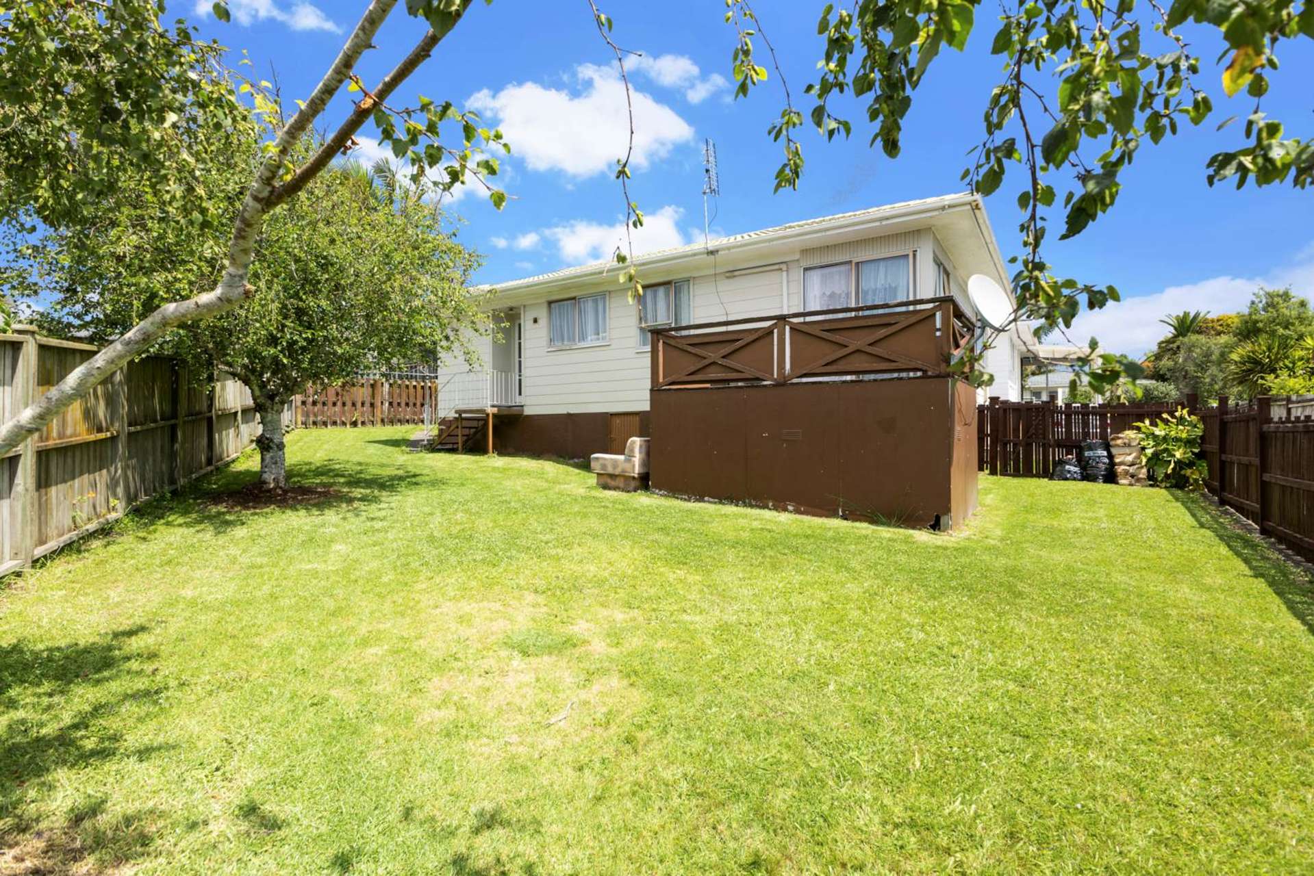 1/11 Charntay Avenue Clover Park_0