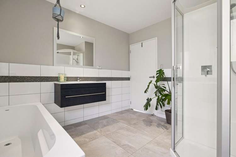 18 Crabb Fields Lane Riverhead_11