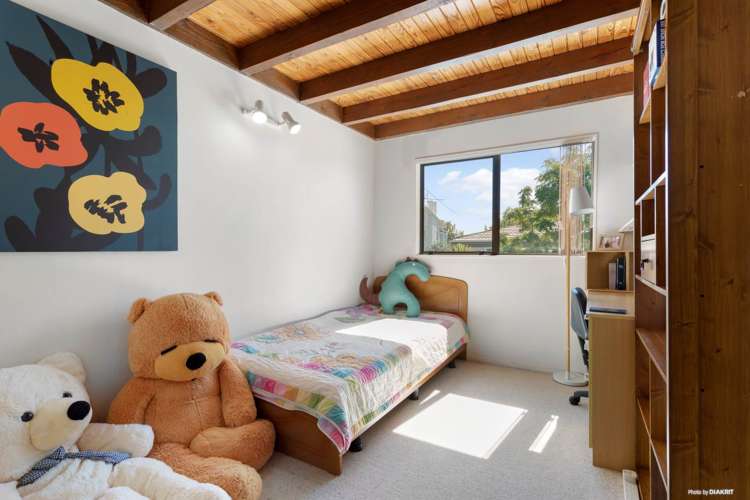 2/8 Raeben Avenue Hillcrest_8