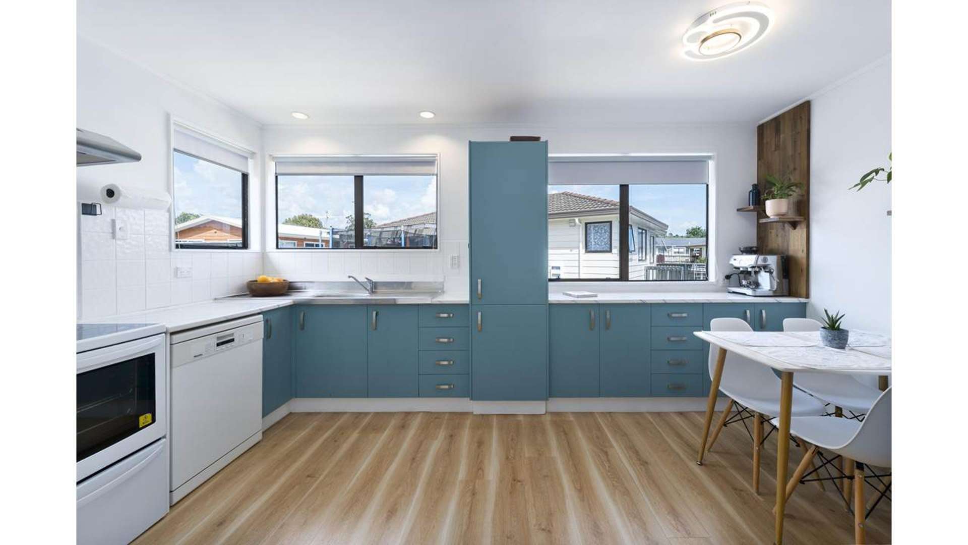 2/221 Waitemata Drive Ranui_0