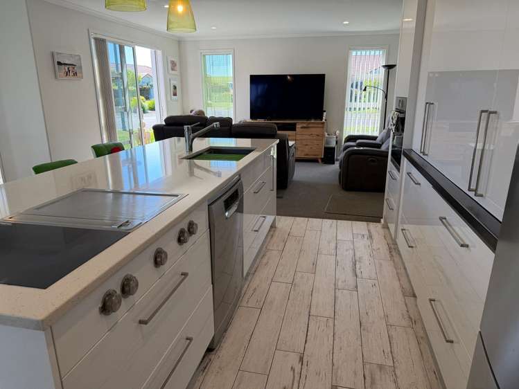 9 Ballantyne Way Aongatete_13