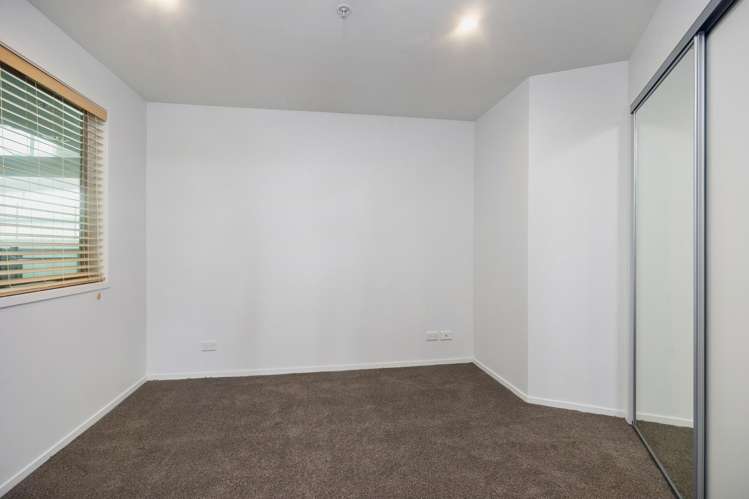 3b/84 Gunner Drive Te Atatu Peninsula_15